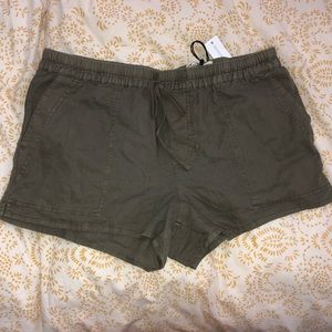 Dark green beachy shorts